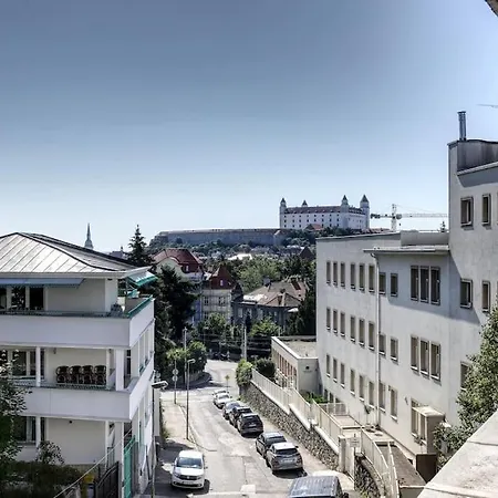 3min2centre - 2 Bedroom Garage, View Apartmán
