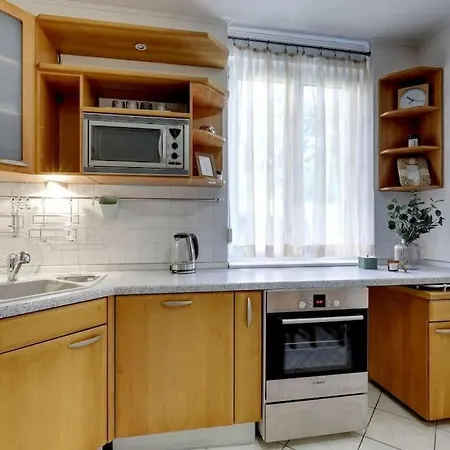 3min2centre - 2 Bedroom Garage, View Apartmán