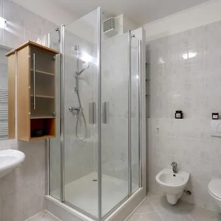 3min2centre - 2 Bedroom Garage, View ברטיסלאבה