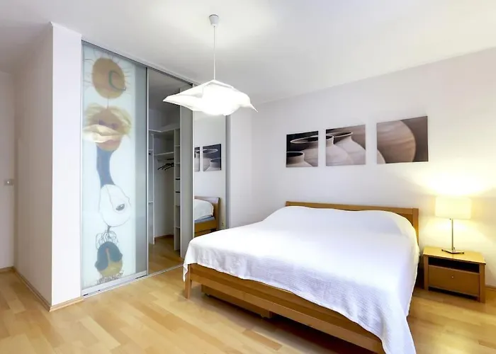 Apartment 3min2centre - 2 Bedroom Garage, View
