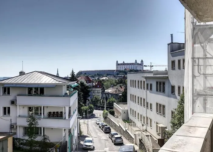 3min2centre - 2 Bedroom Garage, View Apartment